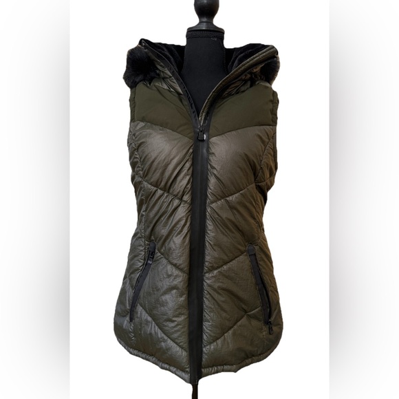 NWOT🔥Michael Kors Puffer Vest Faux Fur Lining - Picture 6 of 16